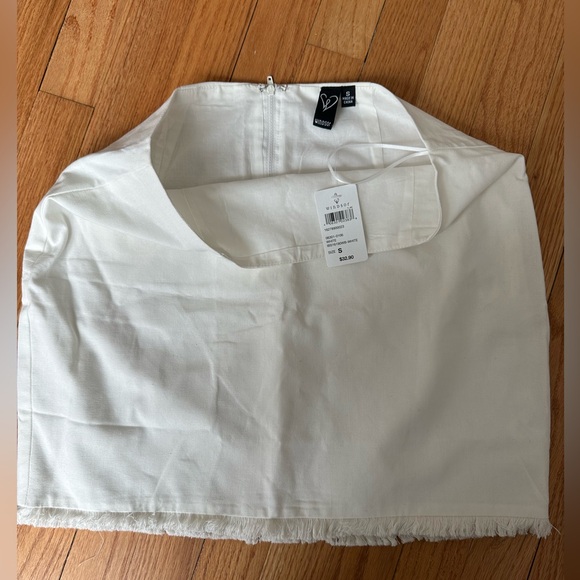 Windsor white linen two piece skirt set - Picture 5 of 7